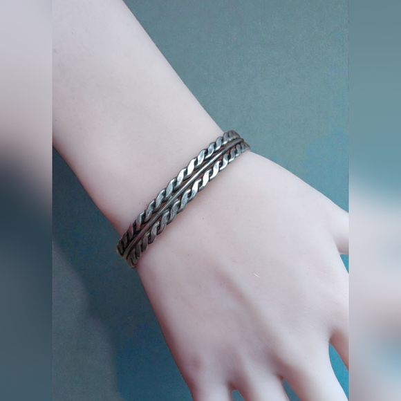 Vintage sterling braided cuff bracelet - Picture 2 of 16